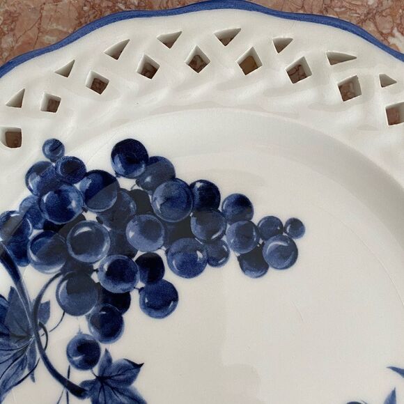 Brunelli Italy Blue Grapes Hand Painted 8” Decorative Plate Vintage Porcelain - Picture 3 of 4